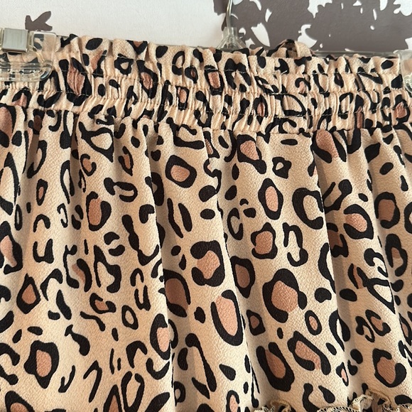 Stretchy waist Cheetah Skirt - Picture 3 of 4